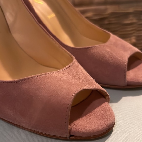 Dusty Rose suede 3.5inch heel. Butter is the designer. Like new - Picture 3 of 7